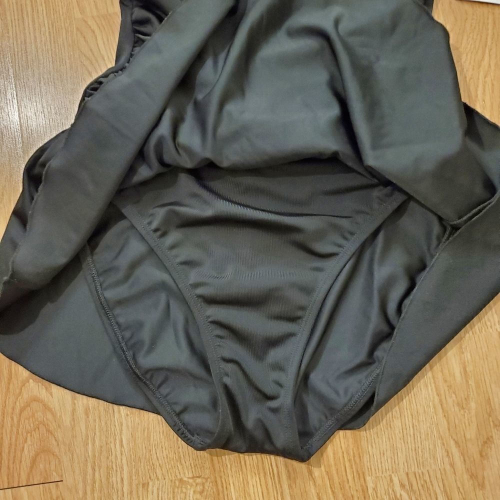 Instantfigure Compression Skirted One-Piece- NEW - Picture 6 of 16